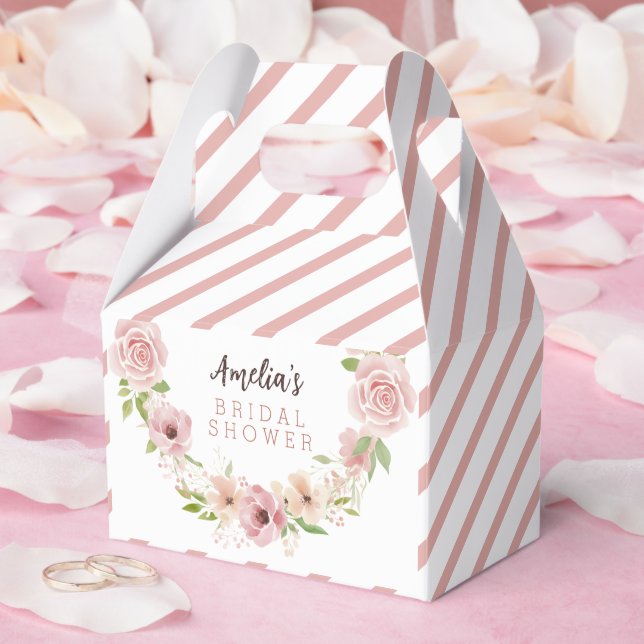 Elegant blomsterdekoration med anpassat namn för b presentaskar (Bröllop)