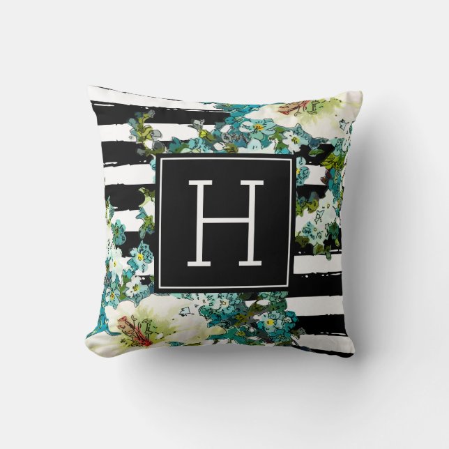 Elegant Blue and White Flowers with Monogram Kudde (Framsida)