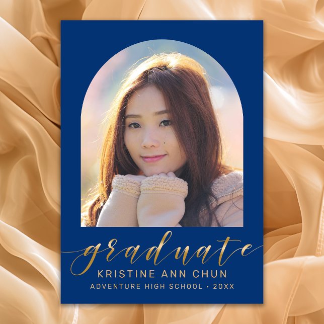 Elegant Blue Arch Guld-skript Foto Studenten Meddelande (Blue with Gold Script Photo Graduation Announcement)