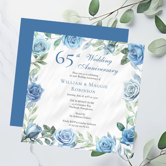 Elegant Blue Blommigt 65e Bröllop-årsdagen Party Inbjudningar (Elegant Blue and White with Sage Green Floral Frame Square 65th Wedding Anniversary Party Invitation)