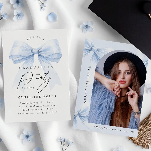 Elegant Blue Bow Graduation Photo Invitation Inbjudningar (Skapare uppladdad)