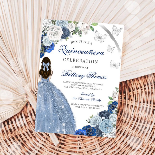 Elegant Blue Floral Quinceañera Invitation Inbjudningar (Skapare uppladdad)