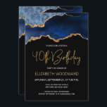Elegant Blue Guld Agate 40:e födelsedagsinbjudan<br><div class="desc">Elegantens 40-årsinbjudan innehåller en vattenfärgsbild av en agate-geod i blå nyanser med faux-guld högdagrar. "40:e födelsedagen" i ord visas i faux guld glitter i dekorativt modernt handskriftsteckensnitt. Anpassa den med heoträdets namn i guld färgad och detaljerna i vitt. Samma blåa agate-bild visas på baksidan.</div>