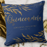 Elegant Blue Guld Löv Personlig Quinceanera Kudde<br><div class="desc">Blå och Guld Quinceanera-kudde som du kan anpassa med Quinceañeras namn, liksom hennes födelsedag eller evenemangsdatum, om du vill. Utformningen är royal blå och guld med bra dragen löv och fast löv från guld löv. Bläddra i min samling i Guld Löv Quinceanera eller meddela mig om du vill matcha inbjudningar,...</div>