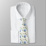Elegant Blue Hydragea Flowers Mönster Slips<br><div class="desc">Öka stil med den här eleganten med ett vackert blommönster i blått vatten. Perfekt för bröllop,  formella evenemang eller daglig sofistikering ger en förfinad och tidlös beröring till alla enheter. En utmärkt gåva till marskalkar,  professioneller eller särskilda tillfällen.</div>