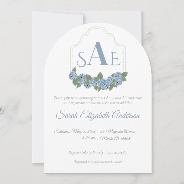 Elegant Blue Hydrangea Monogram Vapensköld Baby Sh Inbjudningar (Framsida)