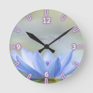 Elegant Blue Lotus Rund Klocka