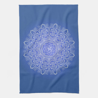 Elegant Blue Mandala med OM Kökshandduk