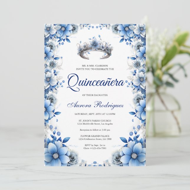 Elegant Blue & Silver Blommigt Tiara Quinceañera Inbjudningar (Stående Fram)