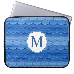 Elegant Blue Watercolor Ogee Mönster med Monogram Laptop Fodral
