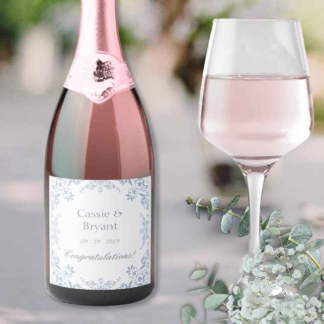 Elegant Blue & White Snyggt Bröllop Champagne (elegant blue and white labels for champage bottles with bride and groom name date and congratulation)