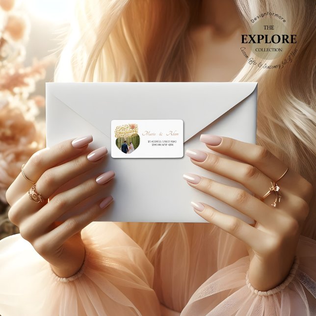 Elegant Blush Dahlias Golden Script Wedding Photo Adressetikett (Skapare uppladdad)