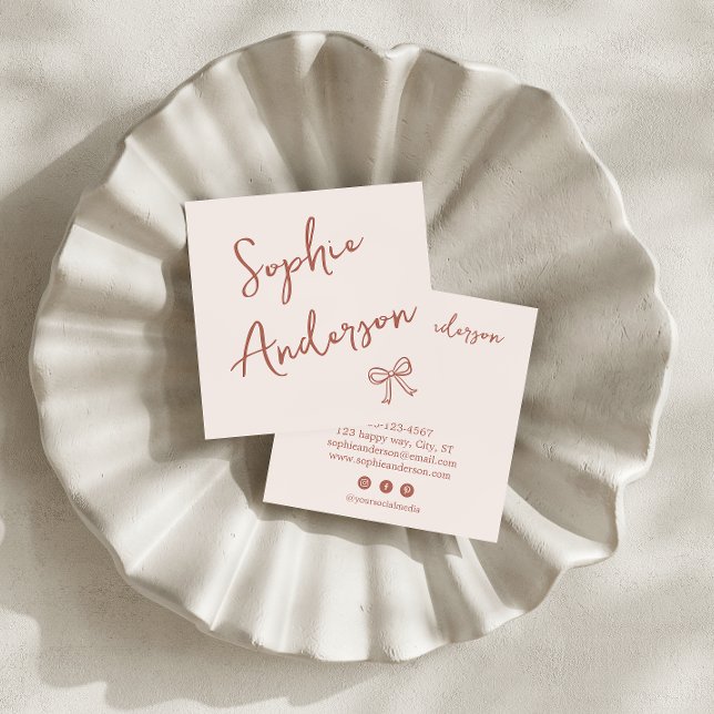 Elegant Blush Pink Script with Bow        Fyrkantigt Visitkort (Skapare uppladdad)