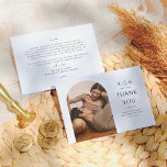 Elegant Boho Arch Modern Ampersand Bröllop Tack Kort<br><div class="desc">Ett boho-fototack som du kan använda för att matcha vår Elegant Boho Arch Modern Minimalist Bröllop-samling. Den här designen innehåller ditt favoritfoto på förlovningen i en bohemisk båge ram. Baksidan av designen har ett hjärtligt tack-anpassningsbar-du-budskap för att uttrycka din tacksamhet till vänner och familj. Visa den samling som är länkad...</div>