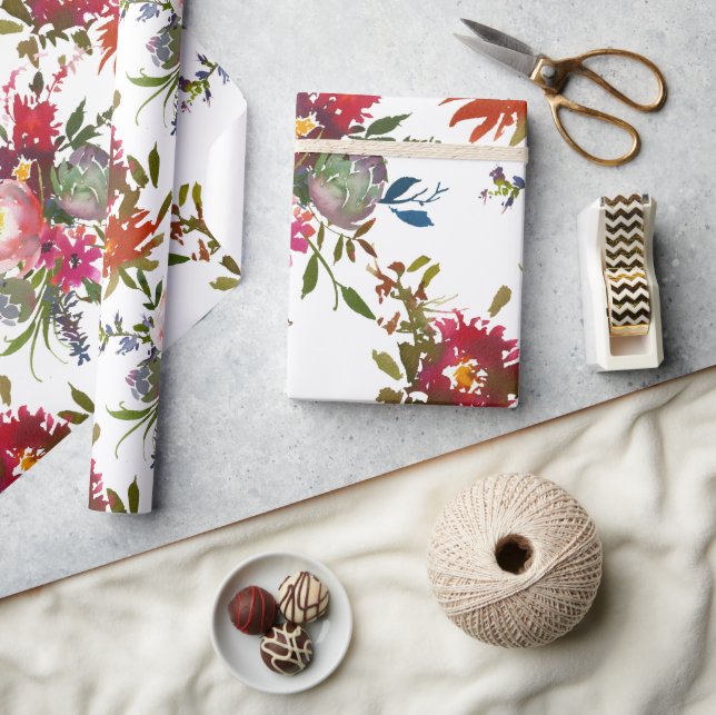 Elegant Boho Blommig Röd Botanisk Bröllopspresent Presentpapper (Hantverk)