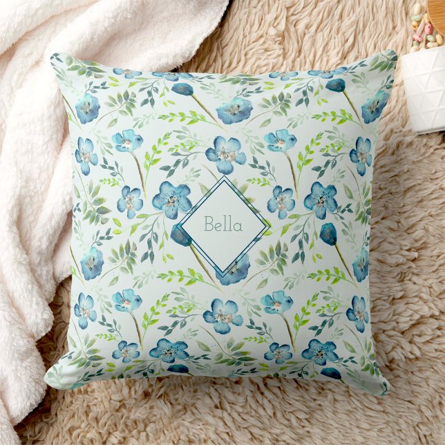 Elegant Boho Blue Grönt Watercolor Flowers Namn Kudde (Elegant Boho Blue Green Watercolor Flowers Name Throw Pillow from Studio Posies. )