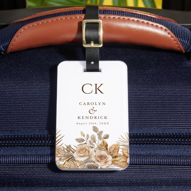 Elegant Boho Neutralt Blommigt Monogram Bröllop Bagagebricka (Framsida Insitu 2)