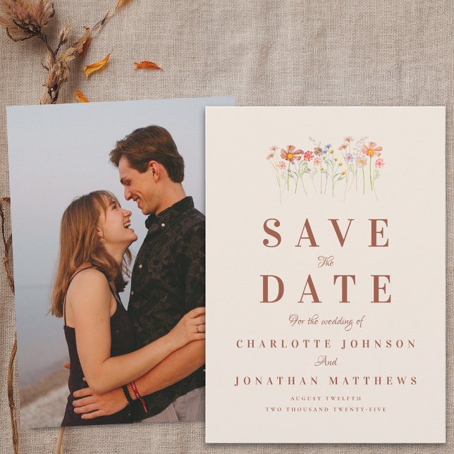 Elegant Boho Vildblomma Beige Foto Bröllop Spara Datumet (Elegant boho Wildflower meadow beige terracotta photo Wedding save the date card)