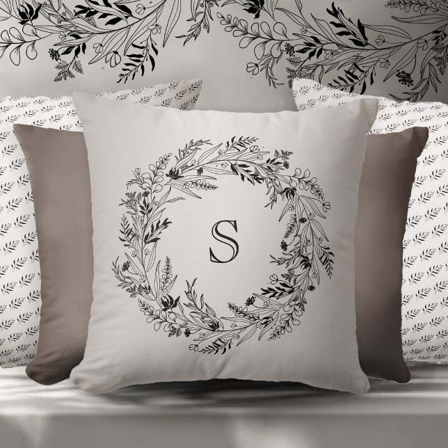 Elegant botanical foliage wreath letter S Kudde (Skapare uppladdad)