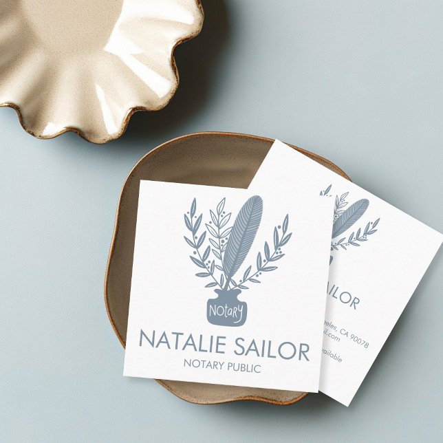 Elegant botanisk fjäderlogotyp för notarius public fyrkantigt visitkort (Chic Elegant Botanical Quill Logo Notary Public Square Business Card
)