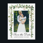 Elegant botanisk grön foto spara datum meddelande vykort<br><div class="desc">Modern elegant,  botanisk grön eukalyptusblad,  träram,  spara datum förlovningsfoto postkort</div>