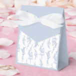 Elegant Botanisk Presentpåse Presentaskar<br><div class="desc">Elegant och tidlös,  denna presentpåse har ömtåliga för hand illustrerade lejongap,  symboliserar grace och varaktig tillgivenhet. Konsten är gjord i mjuka,  skiktade nyanser av blått,  vilket skapar en mångsidig palett som passar vackert med både klassiska och moderna bröllopsteman eller en sofistikerad speciell tillställning.</div>