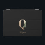 Elegant Botaniskt monogram Brev Q iPad Mini Skydd<br><div class="desc">Elegantens svarta iPad-fodral har ett botaniskt monogram i guld i mitten.</div>