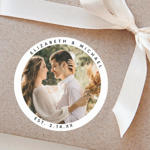 Elegant Bride and Groom Couple Photo Wedding Favor Runt Klistermärke