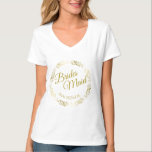 Elegant Bridesmaid Finare Guld Gräns Bröllop T Shirt<br><div class="desc">Denna söt t-shirt är designad som en bröllop-gåva eller tjänst till brudgummar. Designat att samordna med vår guldfärja Elegant bröllop Suite, har den en guld faux faux faux foil filigree gräns i blommigt med texten "Bridesmaid" och en ställe för att komma in i namn. Snyggt sätt att tacka henne för...</div>