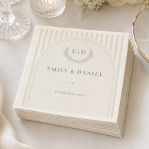 Elegant bröllokduk i salvia grönrandig monogram