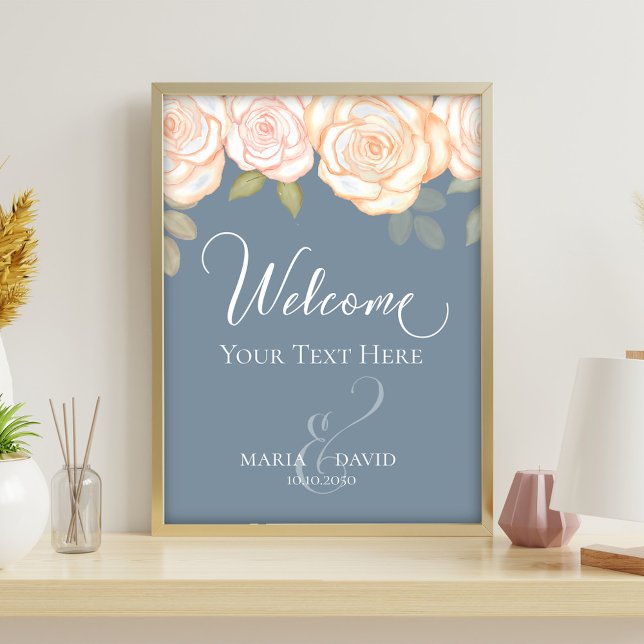 Elegant bröllop Välkommen att Skapa din egen dammb Reklamblad (Dusty blue wedding welcome sign with blush roses and romantic script typography.)