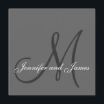 Elegant bröllopinbjudanmonogramen namnger grå färg inbjudningar<br><div class="desc">Elegant design för Monogrambröllopinbjudan av Elke Clarke ©2008.  Skräddarsy med dina monogram,  namn och bröllopfärger. Tillfoga all din information om bröllop på baksidaen av kortet genom att använda Zazzles enkla att använda menybetalningspåminnelser. Ingen krävd OSA kort. Kommer med det tomma vitkuvertet. För att matcha ser tillbehören anknyter nedanfört.</div>