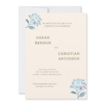 Elegant bröllopsinbjudan med blomsterdesign