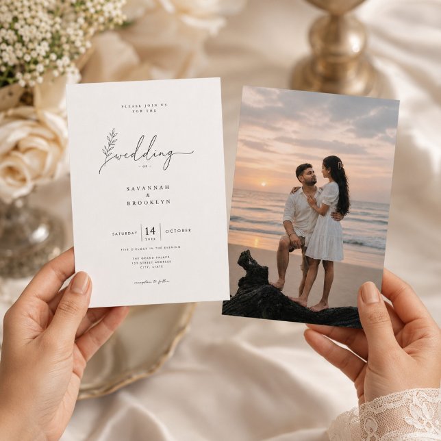 Elegant bröllopsinbjudan med foto i script-stil. inbjudningar (Skapare uppladdad)