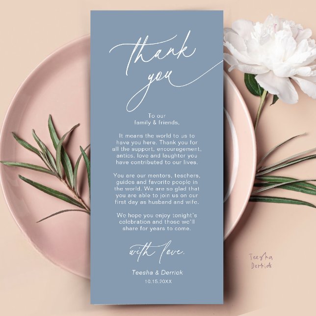Elegant bröllopsplatssättning Tacksamhetskort Program (Elegant Wedding Place Setting Dinner Thank You Card in Dusty Blue)