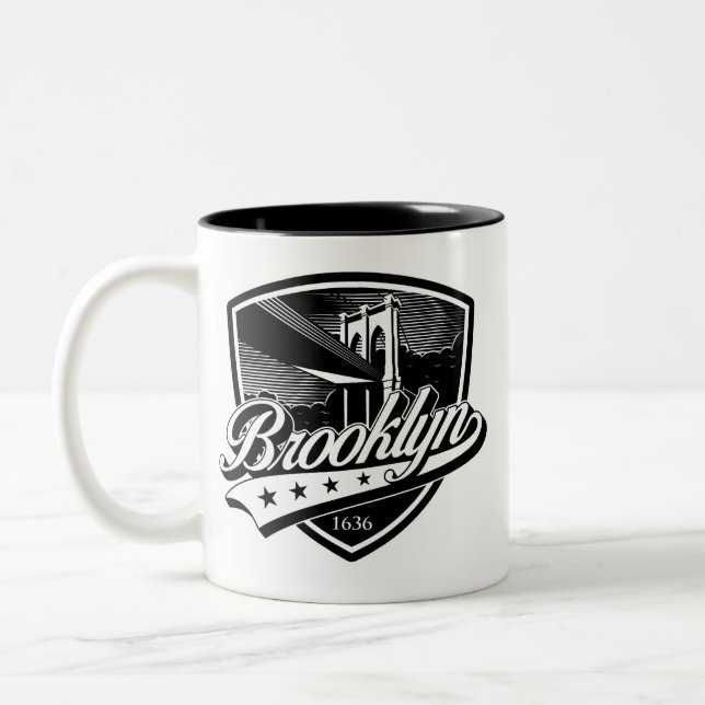 Elegant Brooklyn Swoosh Logotyp Design Två-Tonad Mugg (Vänster)