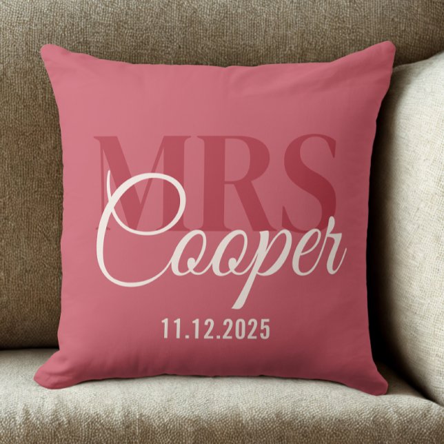 Elegant brudparns namn röd elfenbensfärg  kudde (Modern elegant bride name throw pillow)