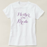Elegant budens mamma t-skjortor | Lavender Tee<br><div class="desc">Elegant budens mamma t-skjortor | Lavender. Cute snyggt-presentidé för mamma vid bröllopsfesten. Anpassningsbar lila. Skapa en även för andra familjemedlemmar.</div>
