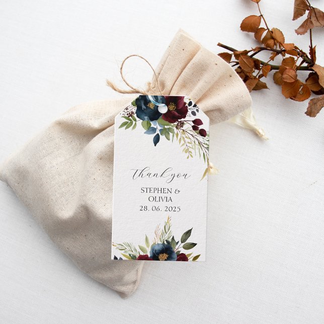 Elegant Burgund Blommor & Grönska bröllop Presentetikett (Skapare uppladdad)