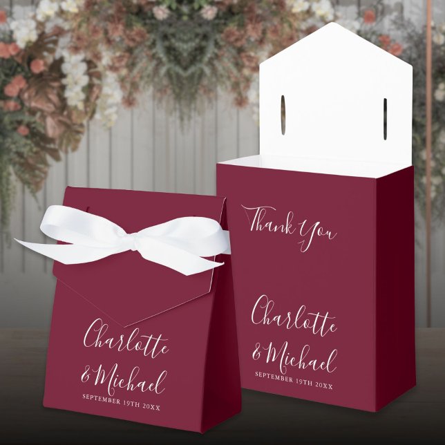 Elegant Burgunder Röd Bröllopsskrift Presentaskar (Chic Burgundy Elegant Script Wedding Favor Boxes)