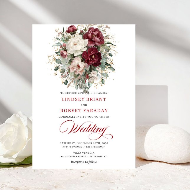 Elegant Burgundervit Eukalyptus Bröllopsinbjudan Inbjudningar (Chic Burgundy White Eucalyptus Wedding Invitation)