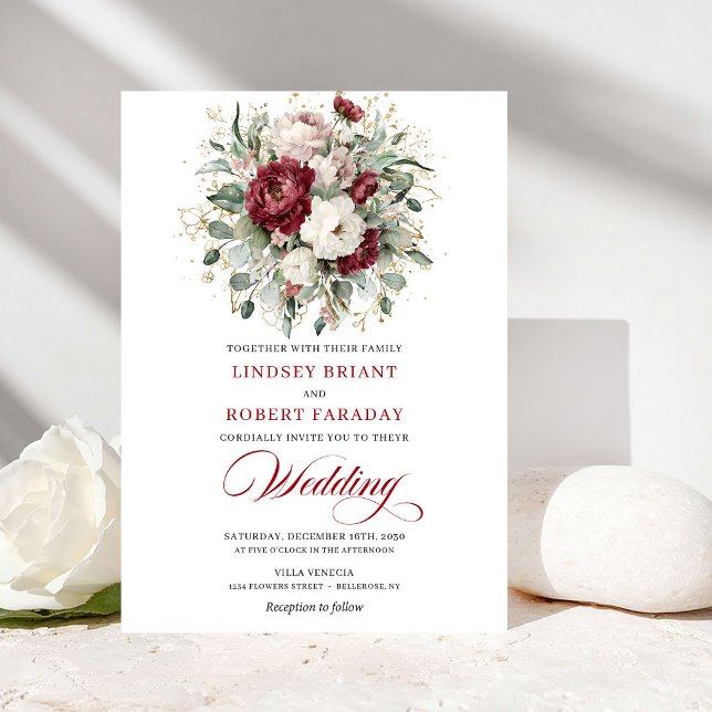 Elegant burgundervitt blomster guld bröllopsinbjud inbjudningar (Elegant Burgundy White Floral Gold Wedding Invitation)