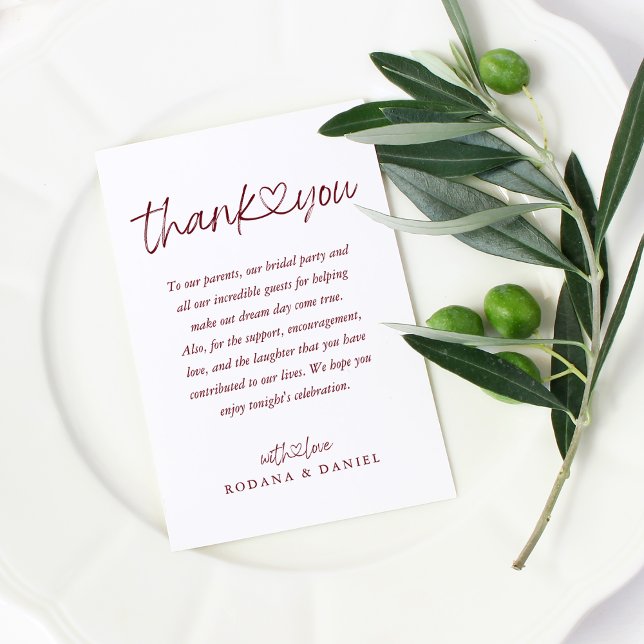Elegant Burgundy Calligraphy Heart Bröllop Placeringskort (Elegant Burgundy Calligraphy Heart Wedding Place Card)