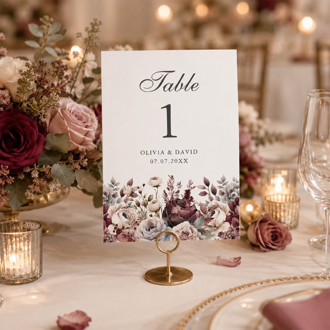 Elegant Burgundy & Dusty Rose Bröllops Bordnummer (Elegant Burgundy & Dusty Rose Wedding Table Number on an elegant wedding dinner table)