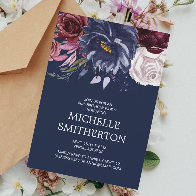 Elegant Burgundy Navy Blue Blommigt 80 födelsedaga Inbjudningar (Purple, navy blue, and white floral birthday invitation)
