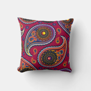 Elegant Burgundy Paisley och Mandala Mönster Kudde