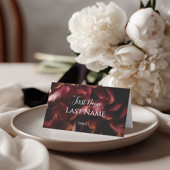Elegant Burgundy Romantic Rose Folded Place Card Placeringskort (Skapare uppladdad)
