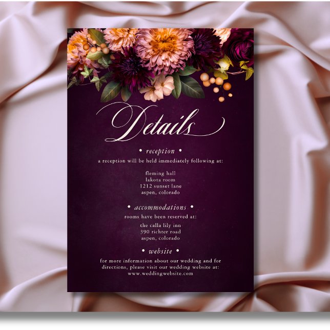 Elegant Burgundy-skript för Moody Blommigt Bröllop Tilläggskort (Elegant Burgundy Moody Floral Script Wedding Details Enclosure Card)