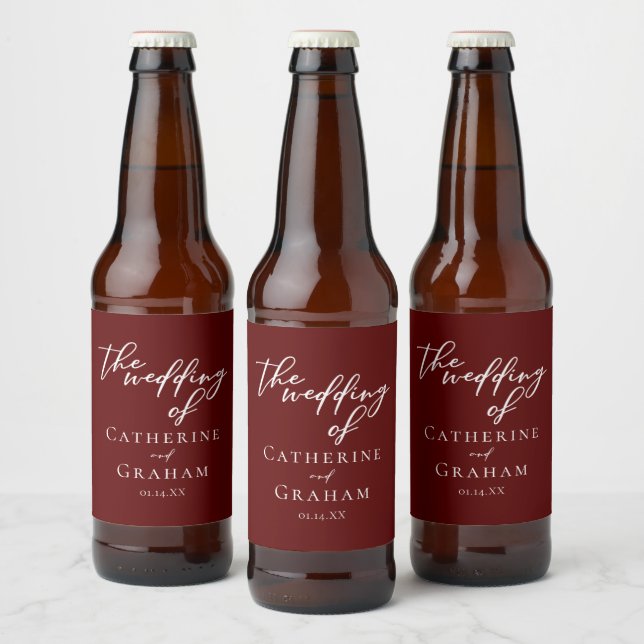 Elegant Burgundy Typography Evening Bröllop Ölflaska Etikett (Flaskor)