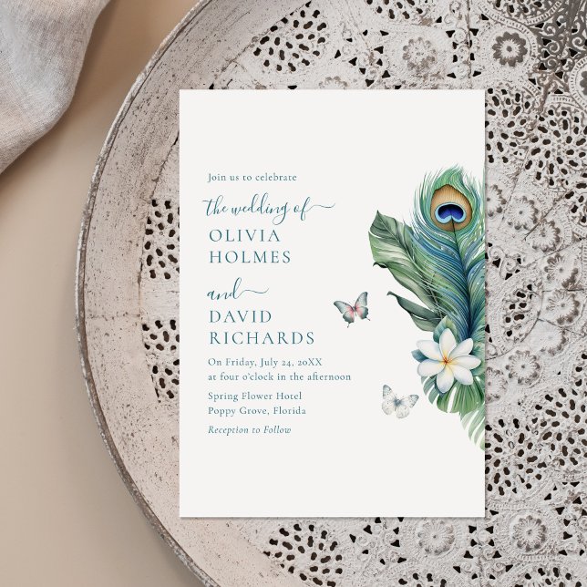 Elegant Butterflies Peacock Feather bröllopsinbjud Inbjudningar (Elegant Butterflies Peacock Feather Wedding Invite on a boho ceramic plate.)